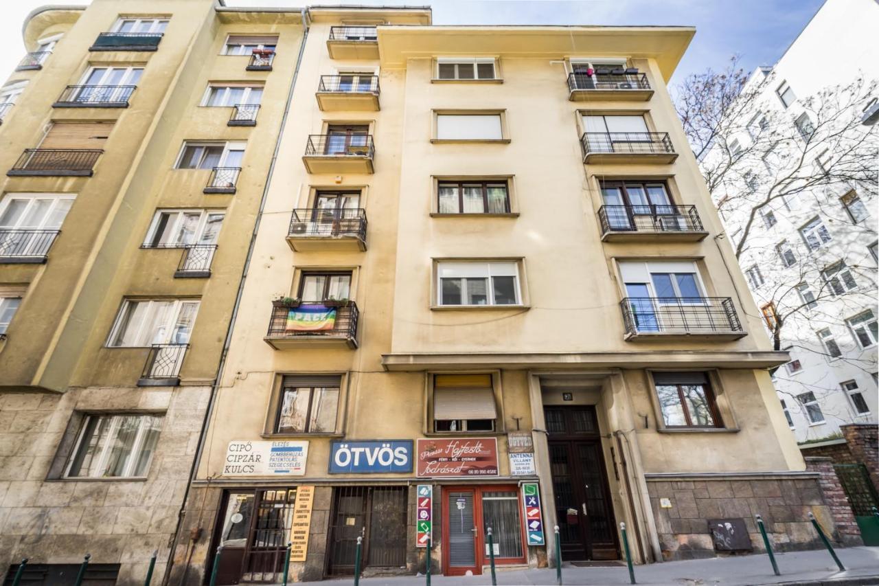 Bpr Shiny Deluxe Home Budapest Bagian luar foto